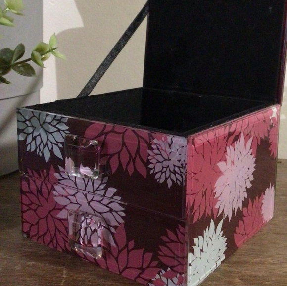 ❤ Free Add-On: Acrylic Floral Jewellry Box - Picture 2 of 3